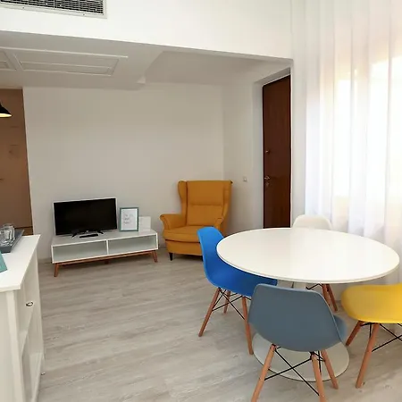 索伦托花卉套房 招待所 4*